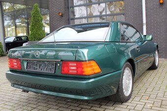 Mercedes-Benz SL 500 V8 Hardtop z roku 1989 - 3
