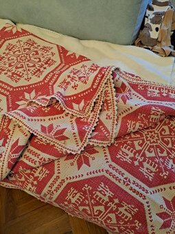 stará prikrývka na posteľ - 3