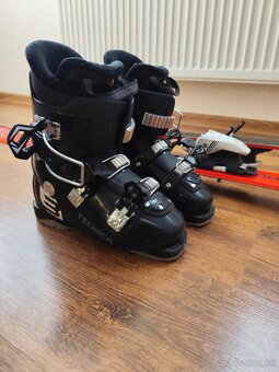 Juniorské lyže s lyžiarkami - 3