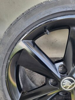 225/40 R18 - 3