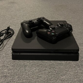 PlayStation 4 Slim 1TB + 2 ovládače - 3