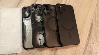 Vymenim zanovny iPhone 16 Black 128gb kupeny v Orange, obaly - 3