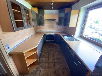 Moderná kuchynská linka so spotrebičmi - 3