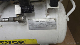 bezolejový kompresor 25l 230V 8BAR tichý - 3