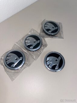 Krytka stredovej diery 56mm alu disk ŠKODA - 3