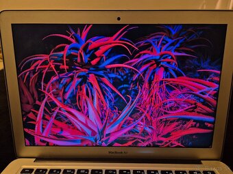 Predám MacBook Air 13" (2017): stav (A-) - 3