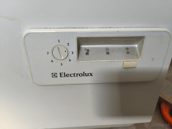 Truhlicová mraznička - 3