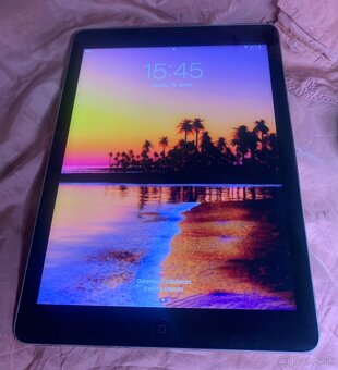 Predám iPad Air A1474 - 3