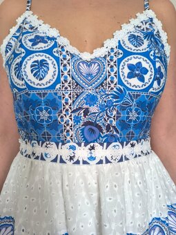 Dámske šaty s čipkou - 3