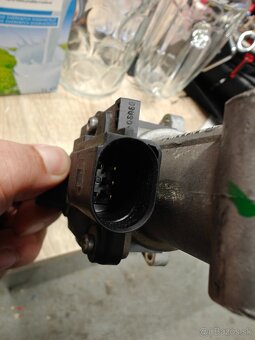 Predám originál Audi AGR ventil 059 131 502-B - 3