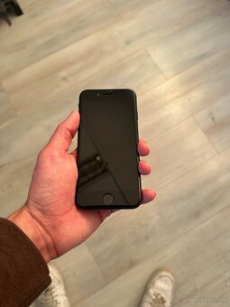 iPhone SE 2020 128GB - 3