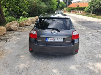 Toyota auris - 3