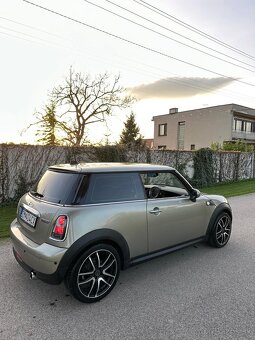 Mini Cooper 1,6 88kw, automat - 3