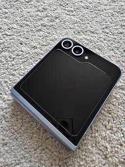 Samsung Z Flip 6 -- 4 mesacny - 3