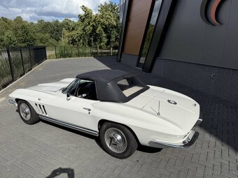 Chevrolet Corvette C2 - 3