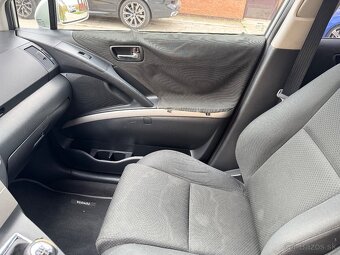 Toyota Corolla Verso 2.2 D4D klíma - 3