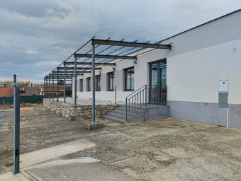 Samostatný oplotený objekt 2100 m2 Devínska Nová Ves - 3