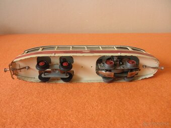 stará hračka plechová električka Tatra T1 Ikaria funkčná - 3