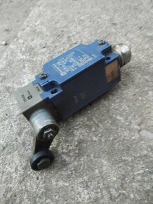 Predám spínače, polohové, koncové - 3