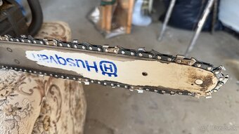 Predám nefunkčnú píli Husqvarna 135 Mark II - 3