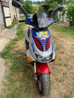 Aprilia SR 50 Racing Valentino Rossi edition - 3