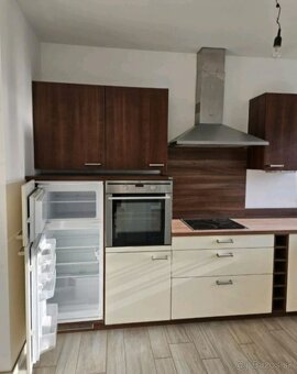 Moderní linka zn.Alno se spotřebiči Siemens,4889 - 3