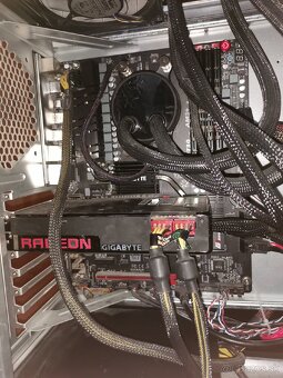 Predám straší počítač - nefunkčný - 3