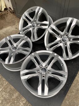 R18 ®️ Originál Audi 5x112 7,5J ET29 - 3