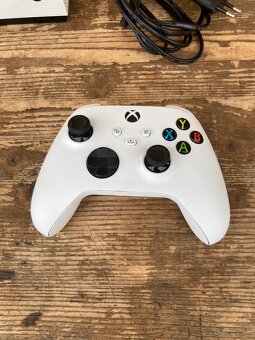 Xbox one S - 1000 GB + ovladač + příslušenství - 3