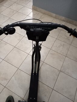 Cestná kolobežka - 3