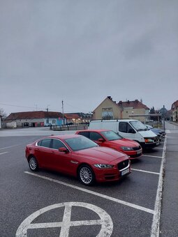 Jaguar Xe 2016 - 3