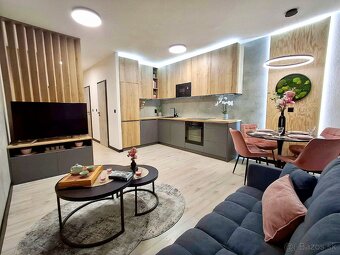 MODERNÝ, PO REKONŠTRUKCIÍ, 3i. BYT S LOGGIOU, ŠUSTEKOVÁ UL. - 3