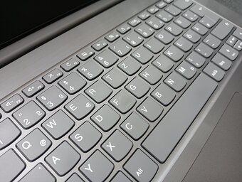 predám Lenovo V330 , Intel® Core™i5, 20gb ram , Win 11 - 3