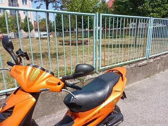 Skúter Peugeot 100 cm - 3