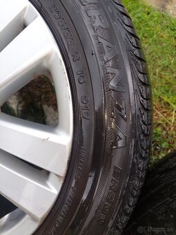 Predam kolesa na passat 205/55 R 16 - 3