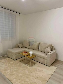 =RE/MAX= ponuka na prenájom útulný 2-izbový byt v centre Tr - 3