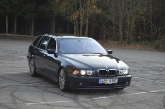 BMW E39 530i touring manuál - 3