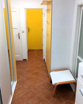 Veľký 2-izb.byt na ul. Ružová dolina, Ružinov, tehlový dom - 3