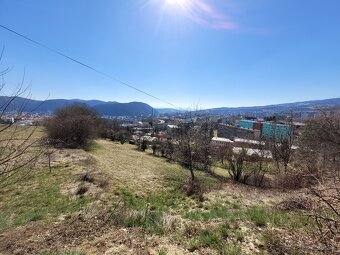 Slnečný pozemok - bývanie blízko prírody,centra mesta - 3