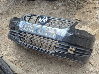 Predám predný nárazník na Volkswagen Touran mk2 2006-2012 - 3