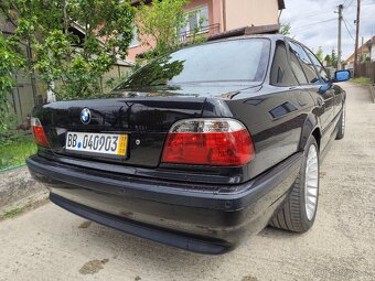 BMW e38 V8 735i - 3