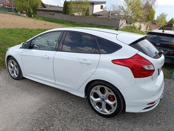 Ford Focus ST - 3