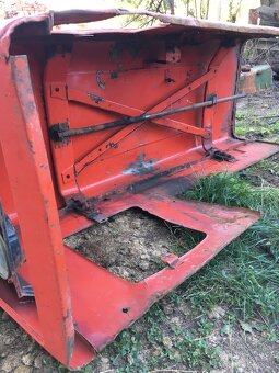 Kapota Zetor - 3