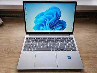 HP 15-fd0650nc 15.6 FHD N100, 4GB/128GB,W11,obal,zaruka - 3