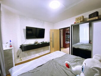 3,5 izbový byt 74m2 s balkónom, zariadený. Sereď - Námestie  - 3