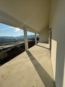 Priestranný tehlový rodinný dom - 3