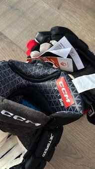 HOKEJOVE RUKAVICE CCM JETSPEED FT6 PRO - 3