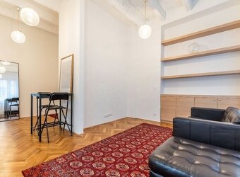 Čerstvo zrekonštruovaný staromestský byt na prenájom - 3