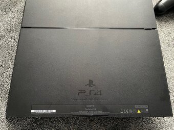 Playstation 4 + sluchadla - 3