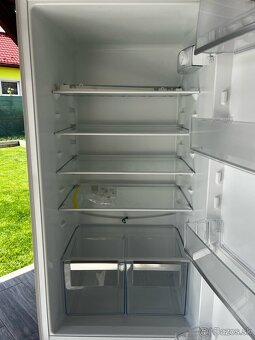 Vstavaná chladnička s mrazničkou - 3